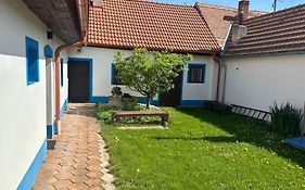 Chalupa Sakvice L Jizni Morava L Palava